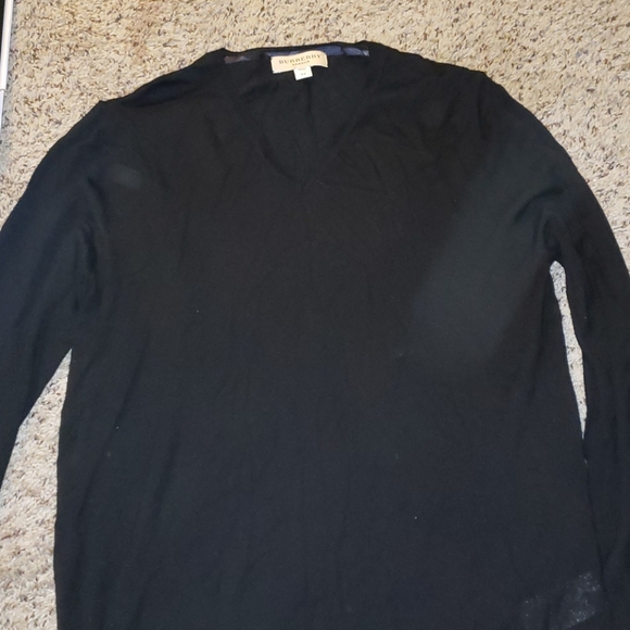 black burberry sweatshirt